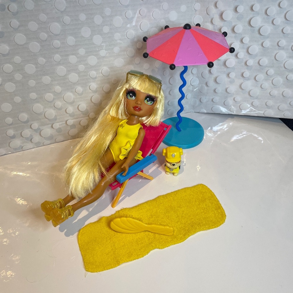 Rainbow High ☀️Swim & Style Sunny (Yellow) doll
